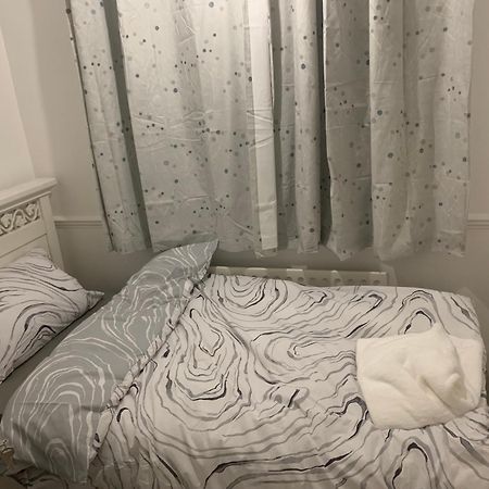 At Apex House Single Room Horndon-on-the-Hill Ngoại thất bức ảnh
